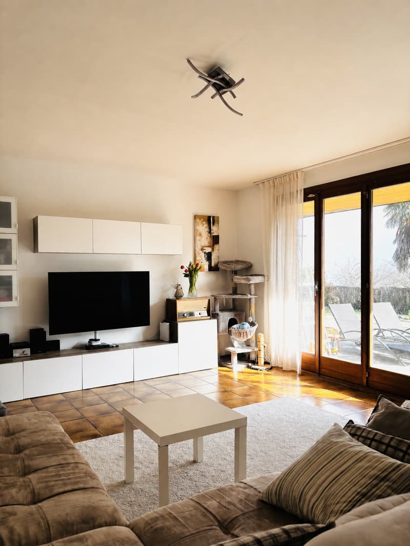 Casa unifamiliare di 6 locali aperta sui vigneti! (5)