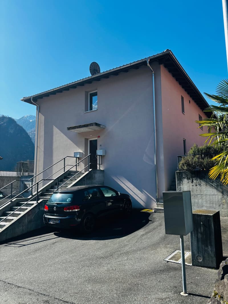 Eleganza e tranquillità: 5.5 locali a Grono con vista sulla campagna! (13)
