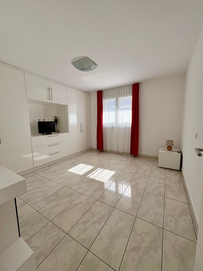Eleganza e tranquillità: 5.5 locali a Grono con vista sulla campagna! (7)
