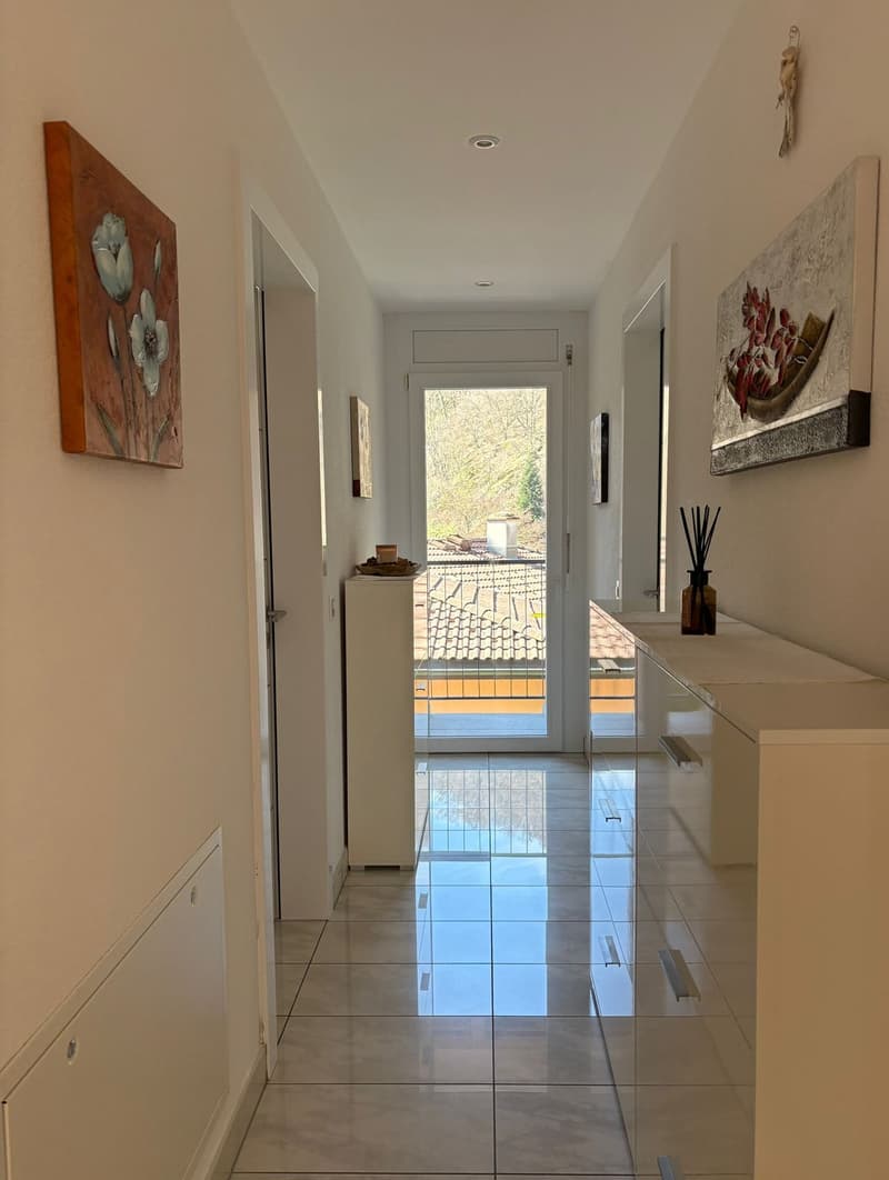 Eleganza e tranquillità: 5.5 locali a Grono con vista sulla campagna! (9)