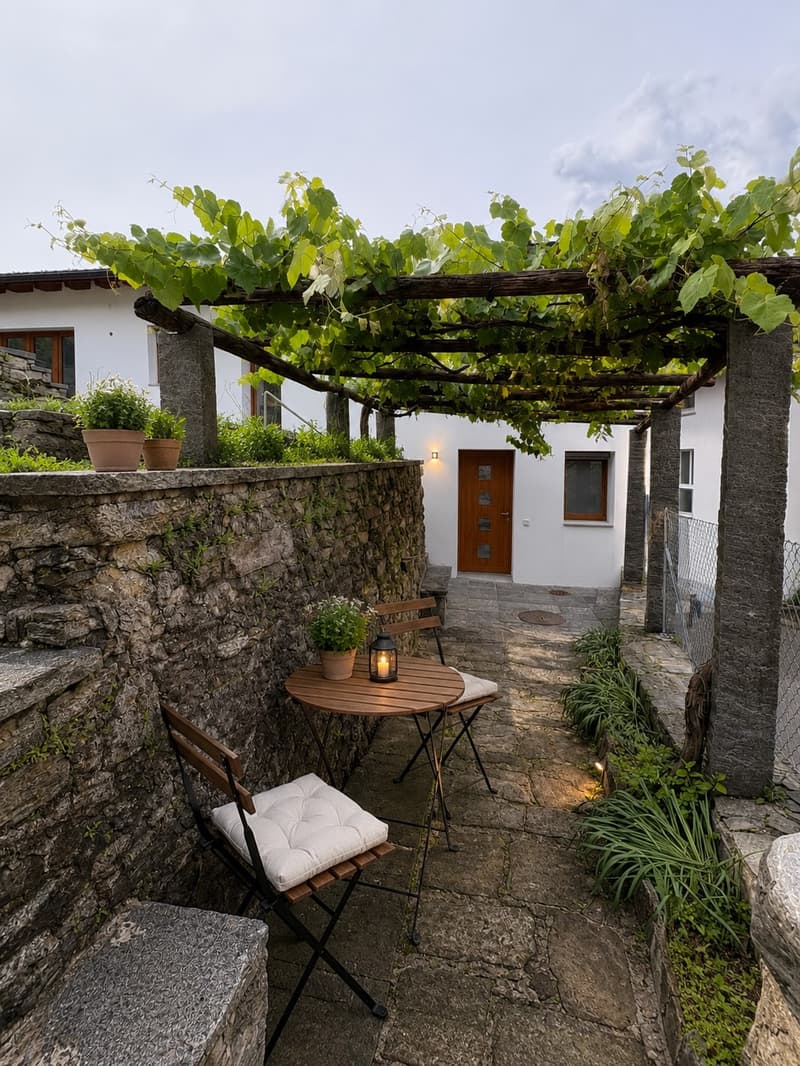 Una proprietà, molteplici possibilità: casa di nucleo, giardino e rustici dal grande potenziale! (17)