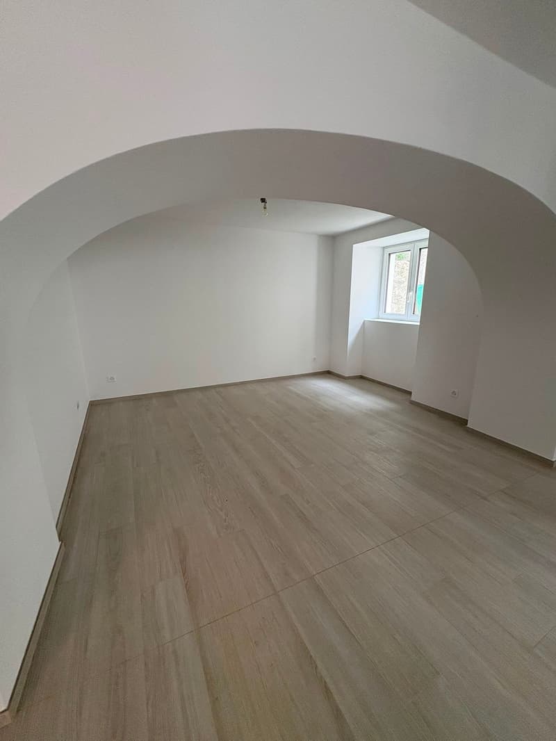 Una proprietà, molteplici possibilità: casa di nucleo, giardino e rustici dal grande potenziale! (4)