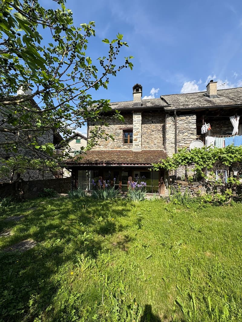 Rustikales Steinhaus mit Kamin und Pizzaofen – ideal auch als Ferienhaus (19)