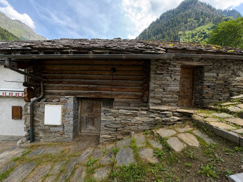 Rustica Casa di Montagna e stalla a Rossa, Grigioni (19)