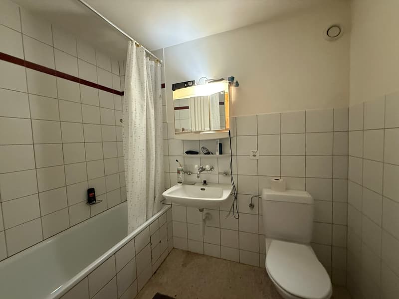 Charmant appartement de 1.5 pièces à St-Aubin, disponible immédiatement (4)