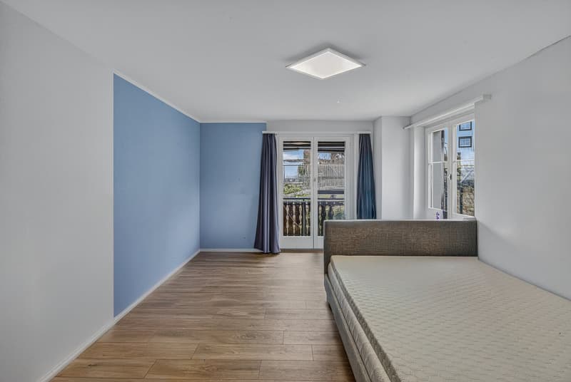 Wohnen mit Freiraum - freistehendes 8-Zimmer-Haus mit wunderschönem Umschwung (6)