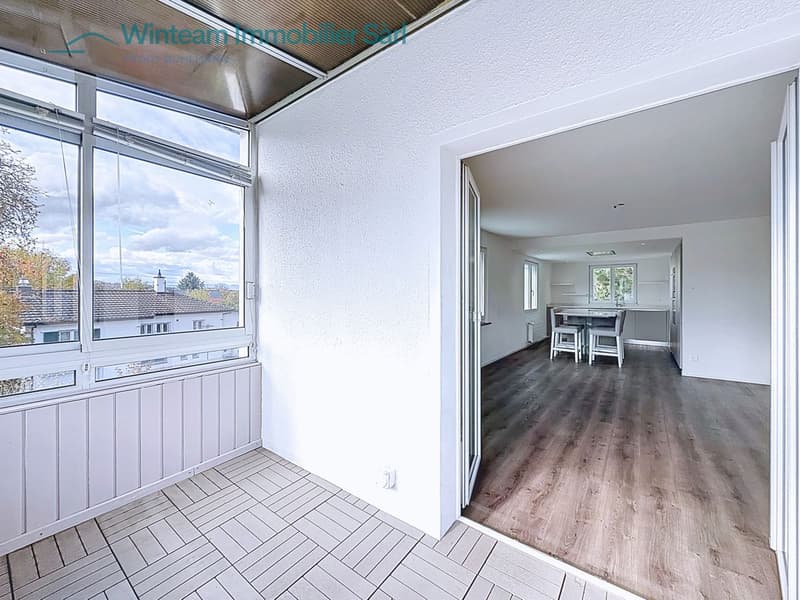 En vente: Appartement 3,5 p rénové au charme unique, véranda et jardin exclusif - à Givisiez (5)