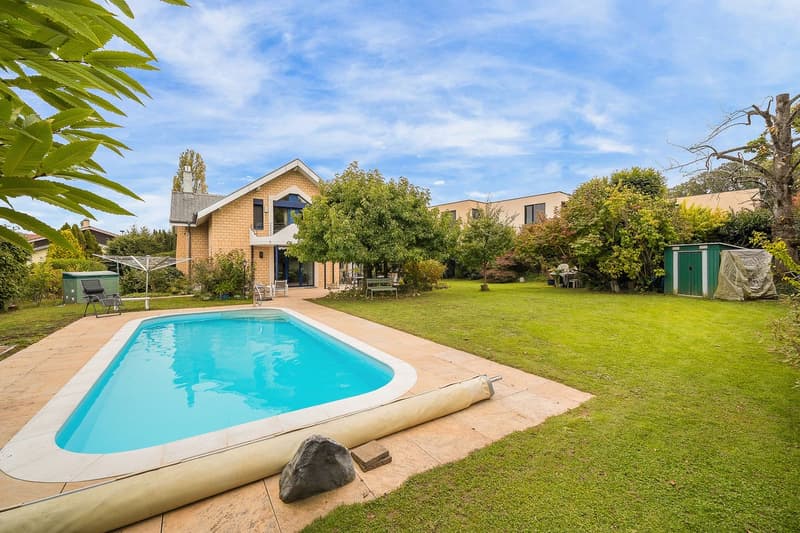 Villa individuelle de 6 pièces avec grand jardin arborisé et piscine   - à Payerne (3)