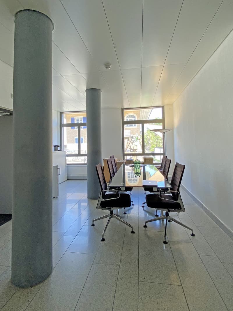 Attractive office space in a central location in Chiuberg (3)