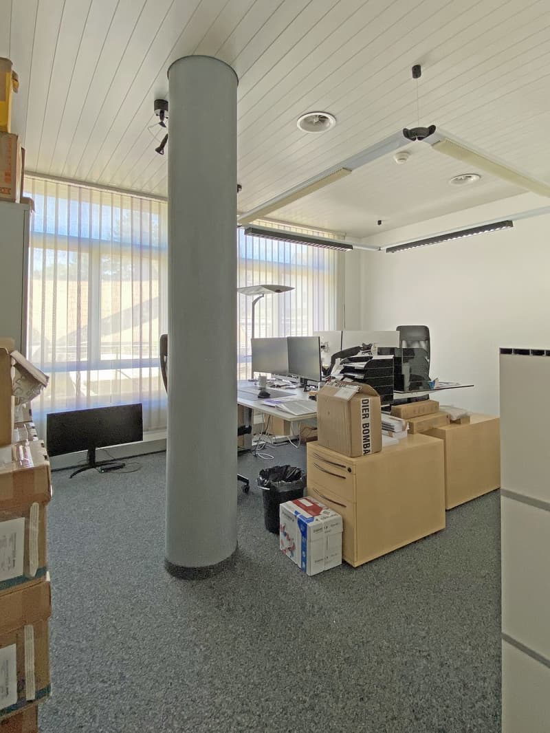 Attractive office space in a central location in Chiuberg (4)