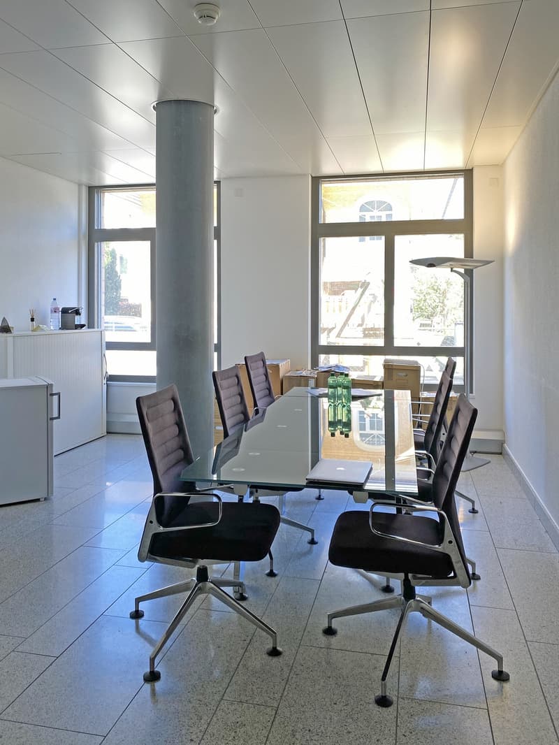 Attractive office space in a central location in Chiuberg (2)