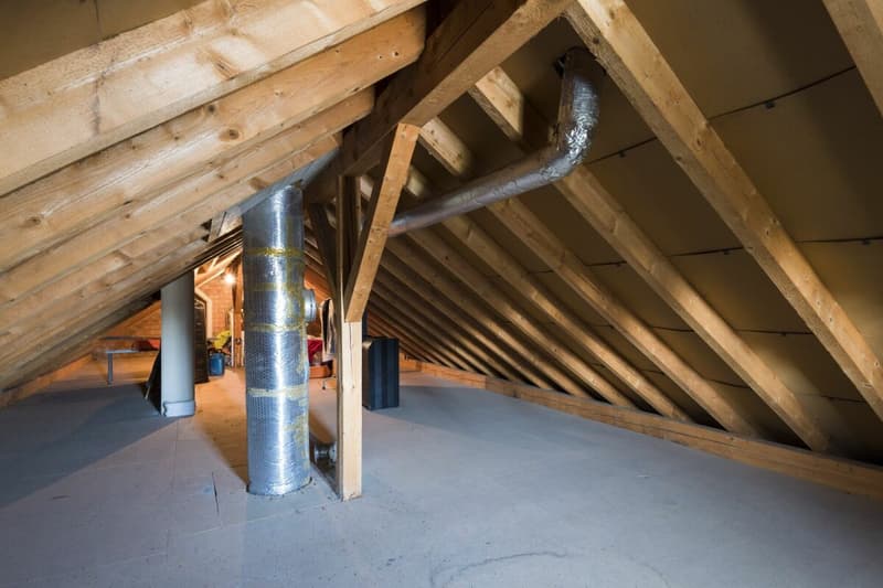heimelige 3,5 Zimmer-Dachwohnung mit Balkon (7)