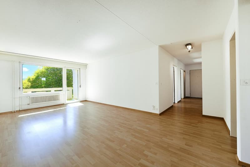 4.5-Zimmer Etagenwohnung an ruhiger Lage mit herrlichem Blick ins Grüne (2)