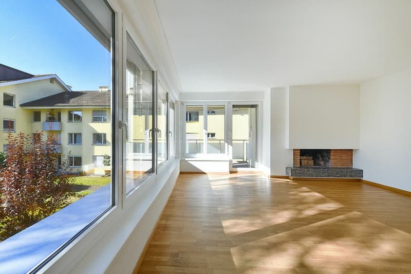 4.5-Zimmer Etagenwohnung mit Balkon an ruhiger Lage im steuergünstigen Herrliberg (4)