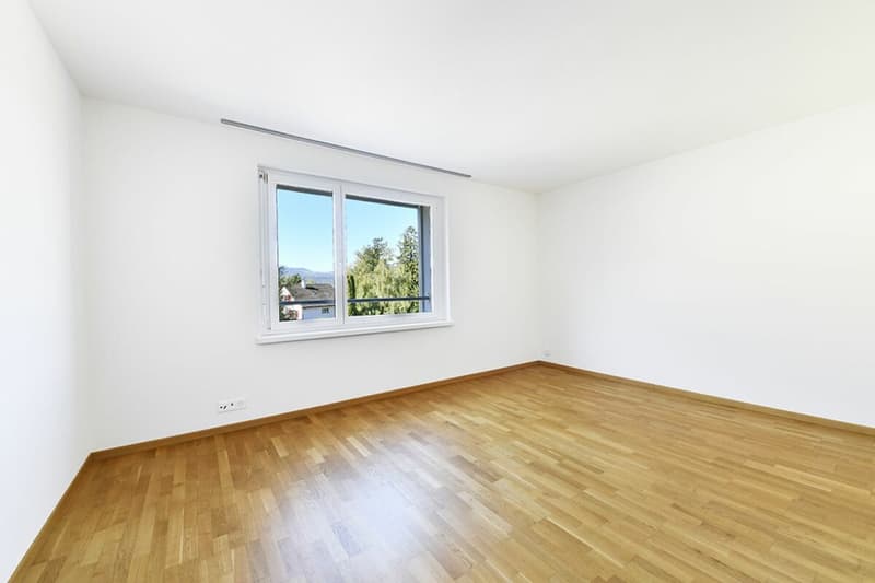 4.5-Zimmer Etagenwohnung mit Balkon an ruhiger Lage im steuergünstigen Herrliberg (9)