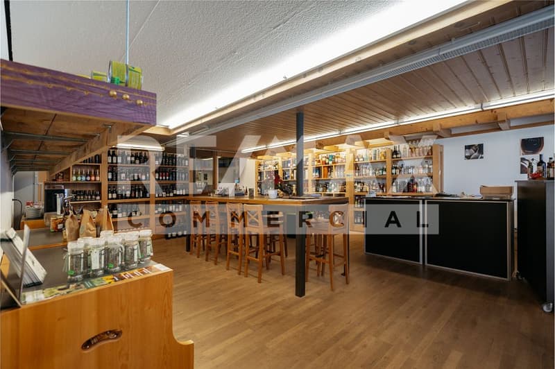 Espace commercial spacieux au rez-de-chaussée à louer dans un emplacement idéal (4)