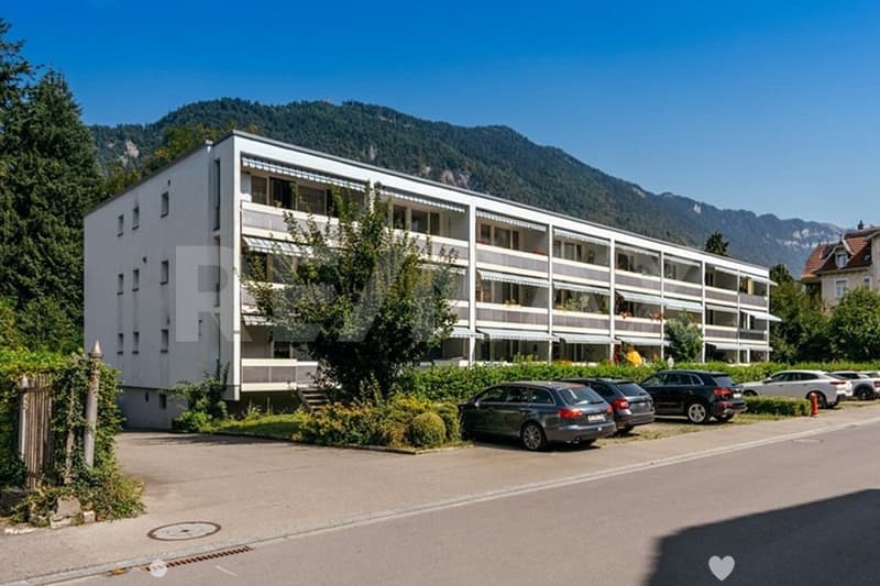 Gepflegte 2.5-Zimmer-Wohnung mit Balkon und Aussenparkplatz (Erstwohnsitz) (1)