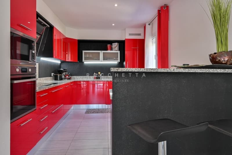 Bellissima casa unifamiliare con spazio, funzionalità e oasi di relax (10)