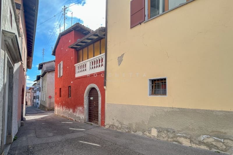 Caratteristica casa Ticinese Plurifamiliare con cortile privato (6)