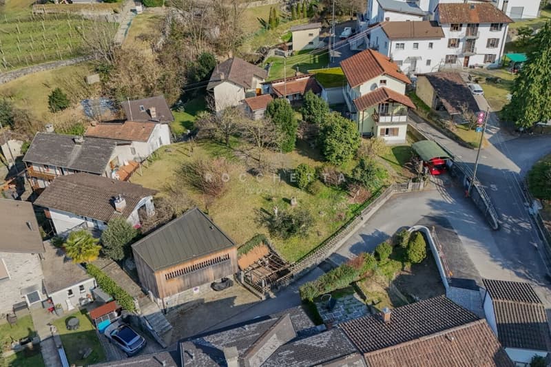 Terreno edificabile in posizione strategica e leggermente rialzata (5)