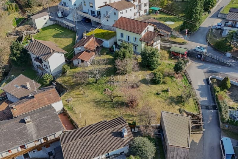 Terreno edificabile in posizione strategica e leggermente rialzata (6)