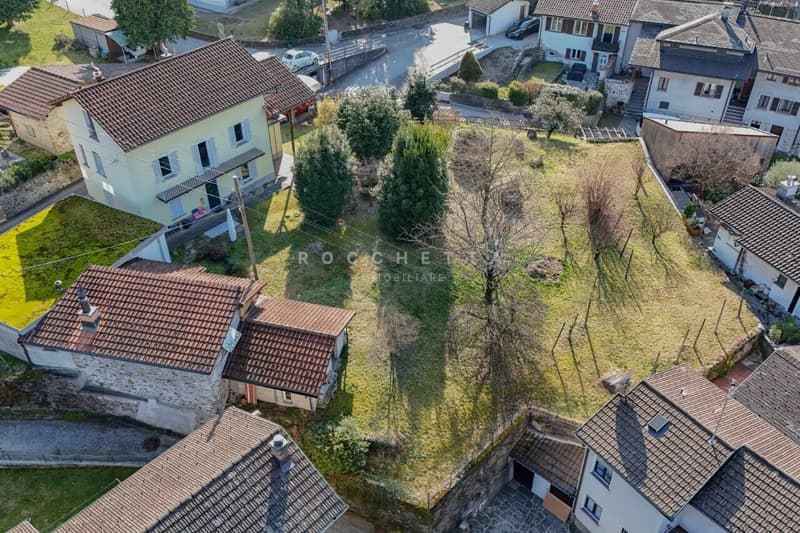 Terreno edificabile in posizione strategica e leggermente rialzata (3)