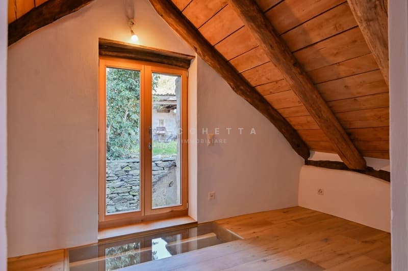 Caratteristica casa interamente ristrutturata con grande locale hobby (13)