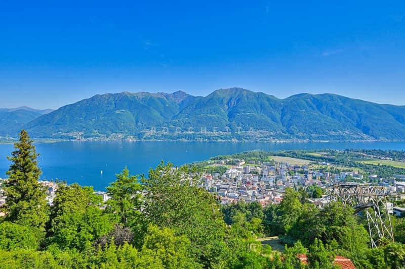 Bellissimo attico con spettacolare vista panoramica sul Lago Maggiore (2)