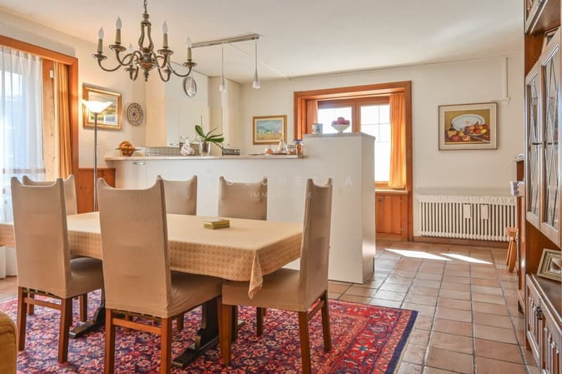 Grande e curata casa ticinese storica con splendido spazio esterno (7)