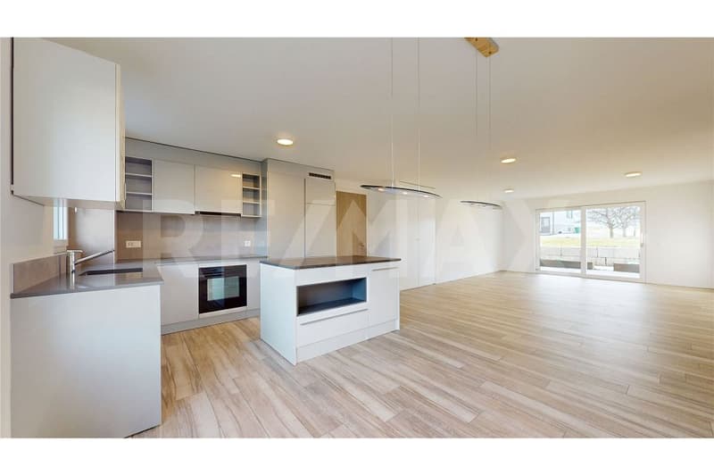 Magnifique 3,5 pces de 100 m2 à 15 min du centre de Fribourg / Exclusivité RE/MAX (2)