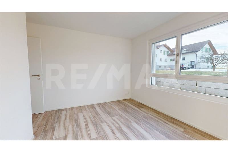 Magnifique 3,5 pces de 100 m2 à 15 min du centre de Fribourg / Exclusivité RE/MAX (4)