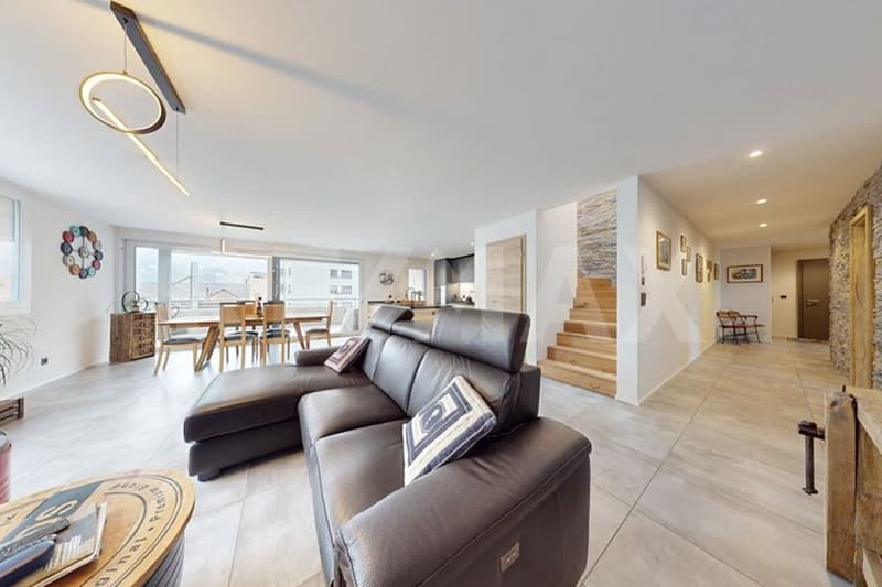 Duplex dexception au cur de Broc / Exclusivité RE/MAX (2)