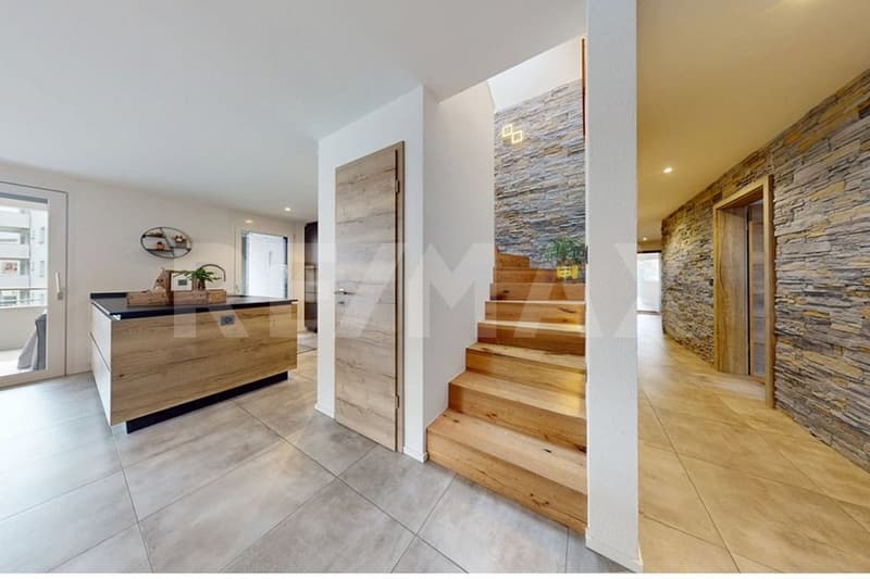 Duplex dexception au cur de Broc / Exclusivité RE/MAX (6)