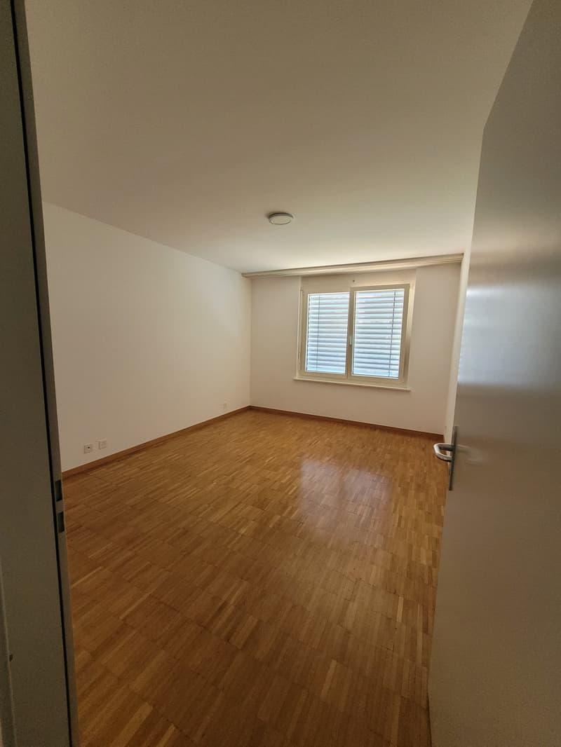 Spacieux appartement de 4.5 pièces avec balcon à Renens (4)