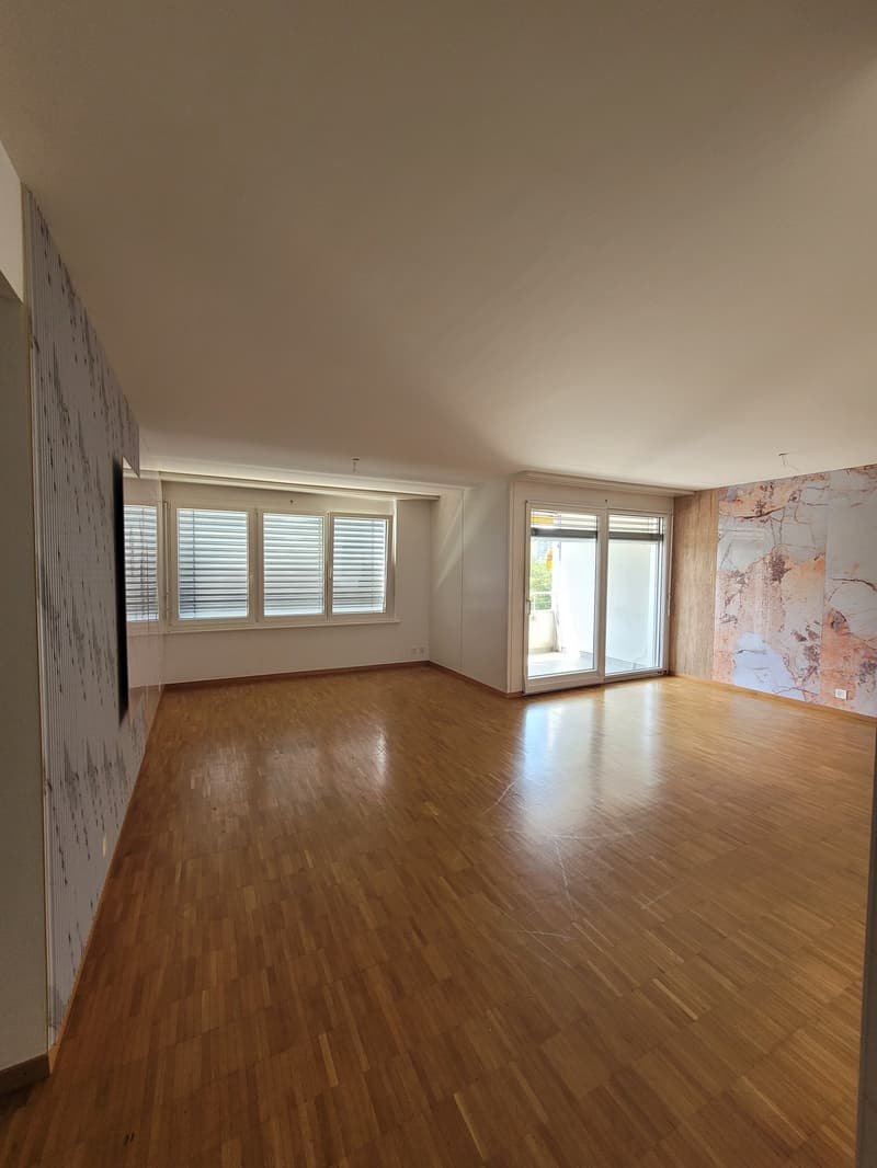 Spacieux appartement de 4.5 pièces avec balcon à Renens (3)
