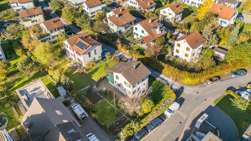 Sonniges Grundstück in Horgen – ideal für Familien oder Investoren