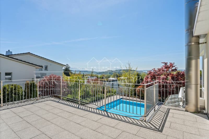 Viel Raum zum Leben - Grosszügiges Zuhause mit traumhafter Aussicht und Gartenparadies (4)