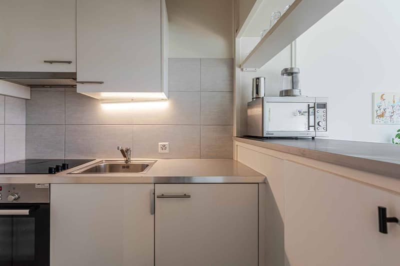 RESERVÉ - Studio au 7 ème étage avec balcon et vue Salève (5)
