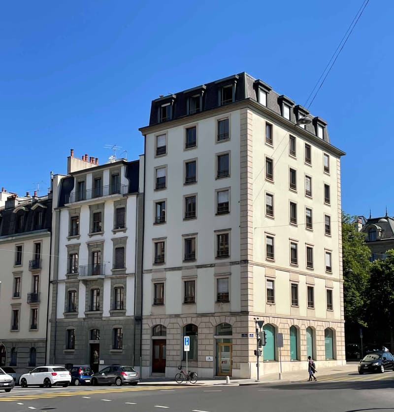 SPLENDIDE SURFACE DE BUREAUX DANS UN QUARTIER PRESTIGIEUX (1)