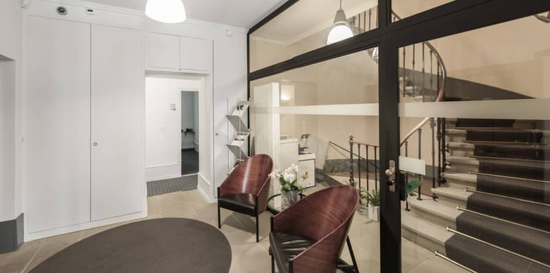 SPLENDIDE SURFACE DE BUREAUX DANS UN QUARTIER PRESTIGIEUX (3)