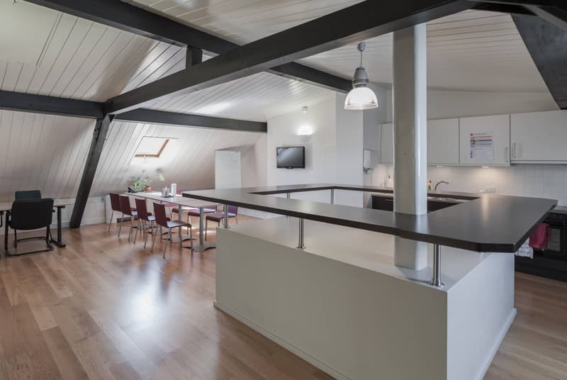 SPLENDIDE SURFACE DE BUREAUX DANS UN QUARTIER PRESTIGIEUX (11)