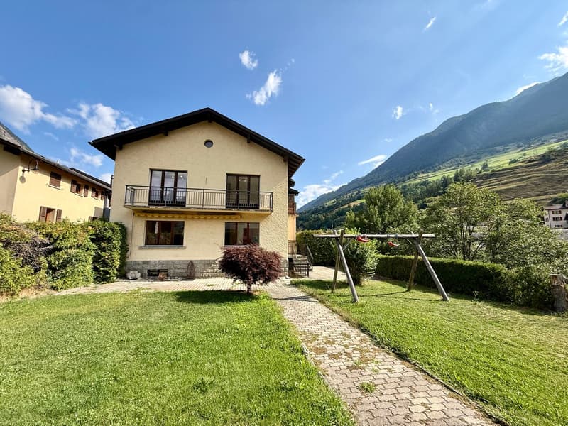 Magnifique maison villageoise avec grand jardin au cœur d'Orsières (1)