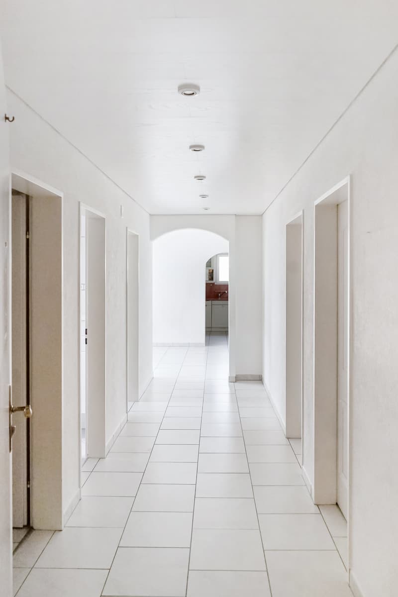 Charmante 3.5-Zimmer-Wohnung mit Terrasse in Oberrohrdorf (2)