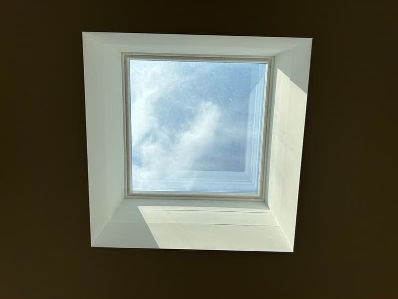 Moderne 2.5-Zimmer-Dachwohnung in Zürich-Höngg – Neubau ab sofort verfügbar (13)