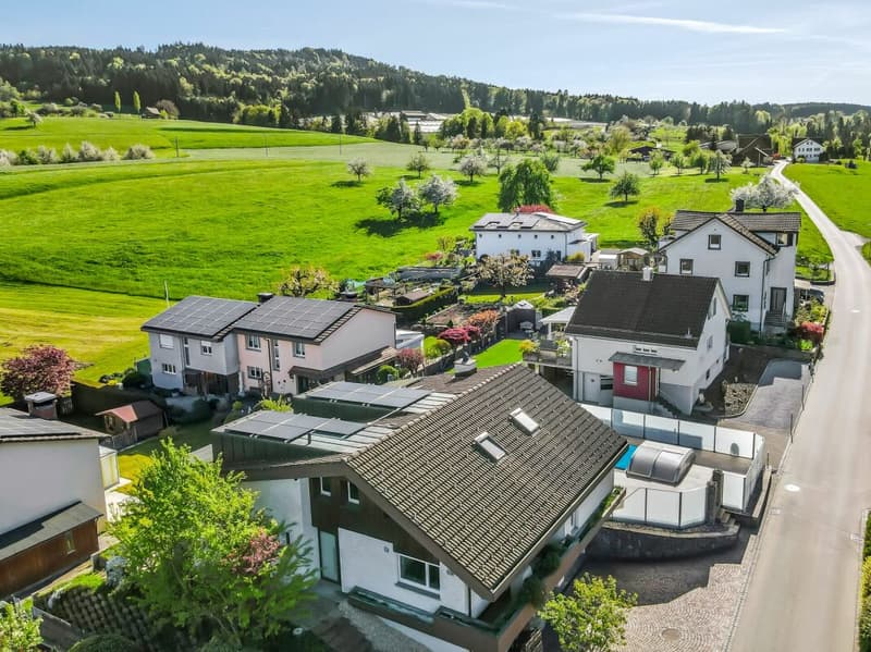 Viel Platz zum Leben: 8.5-Zimmer-Einfamilienhaus in Bernhardzell (2)