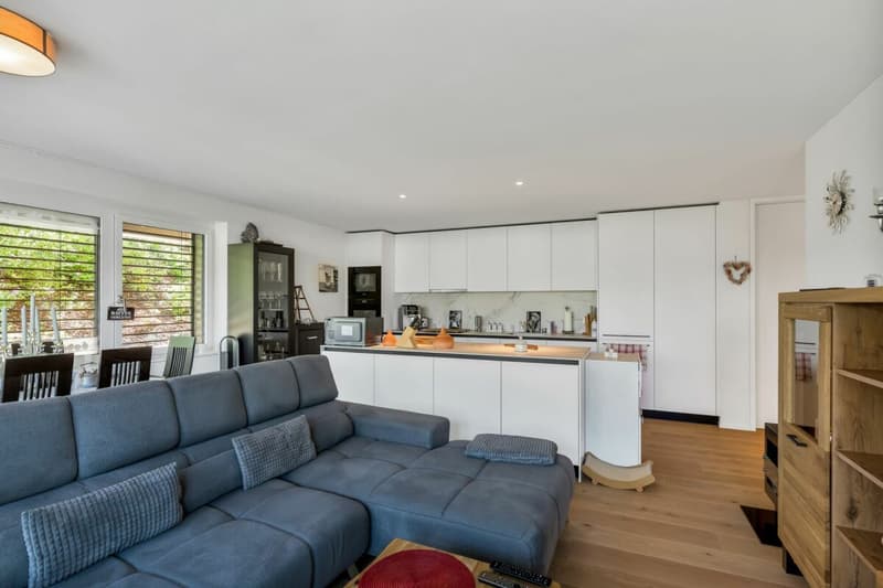 Wohnen am Zürichsee: Moderne Gartenwohnung mit viel Licht (16)