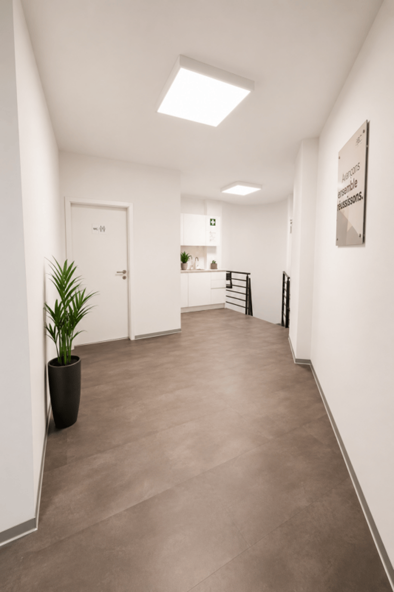 A. Bureau avec vitrine - 14 m² - Rte des Arsenaux (3)