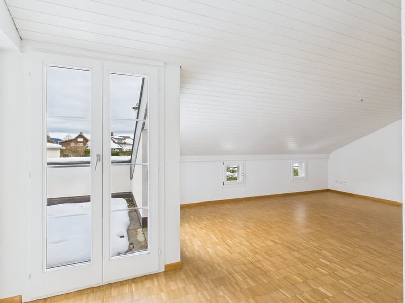 empty room, large window, balcony, parquet floor, high ceiling