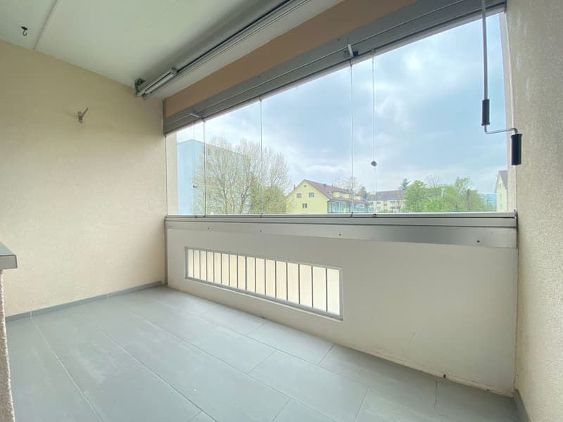 Helle 3-Zimmer-Wohnung mit Balkon in Schwerzenbach (3)
