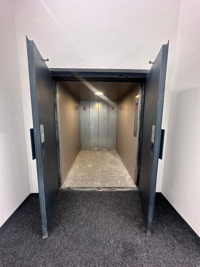 Modernes und zentralgelegenes Büro für Ihr Business (8)